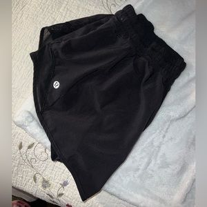 Lululemon Hotty-hot shorts black